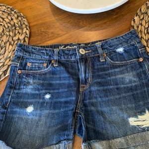 American Eagle distressed denim shorts size 00